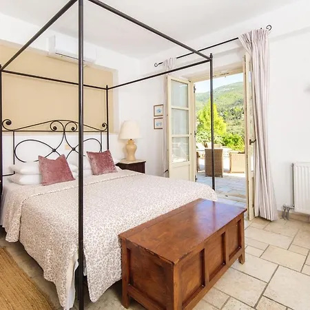 Athina Villa Agios Nikitas